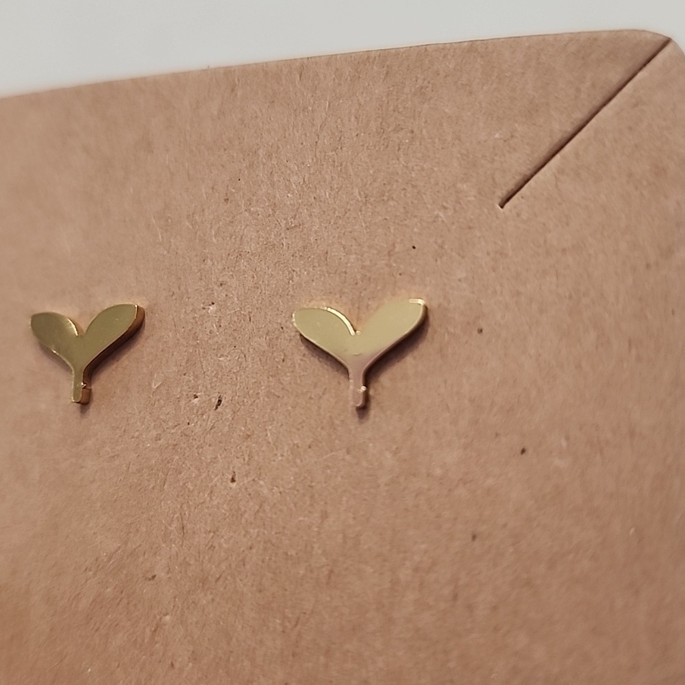 Gold NWOT Stainless Steel Fly8ng Birds Stud Earrings - Picture 2 of 6